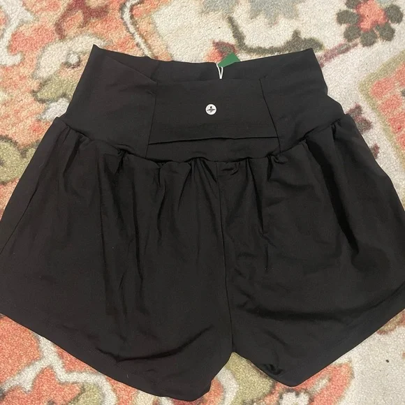 NWT Halara Women's Black Shorts - M - Picture 2 of 4